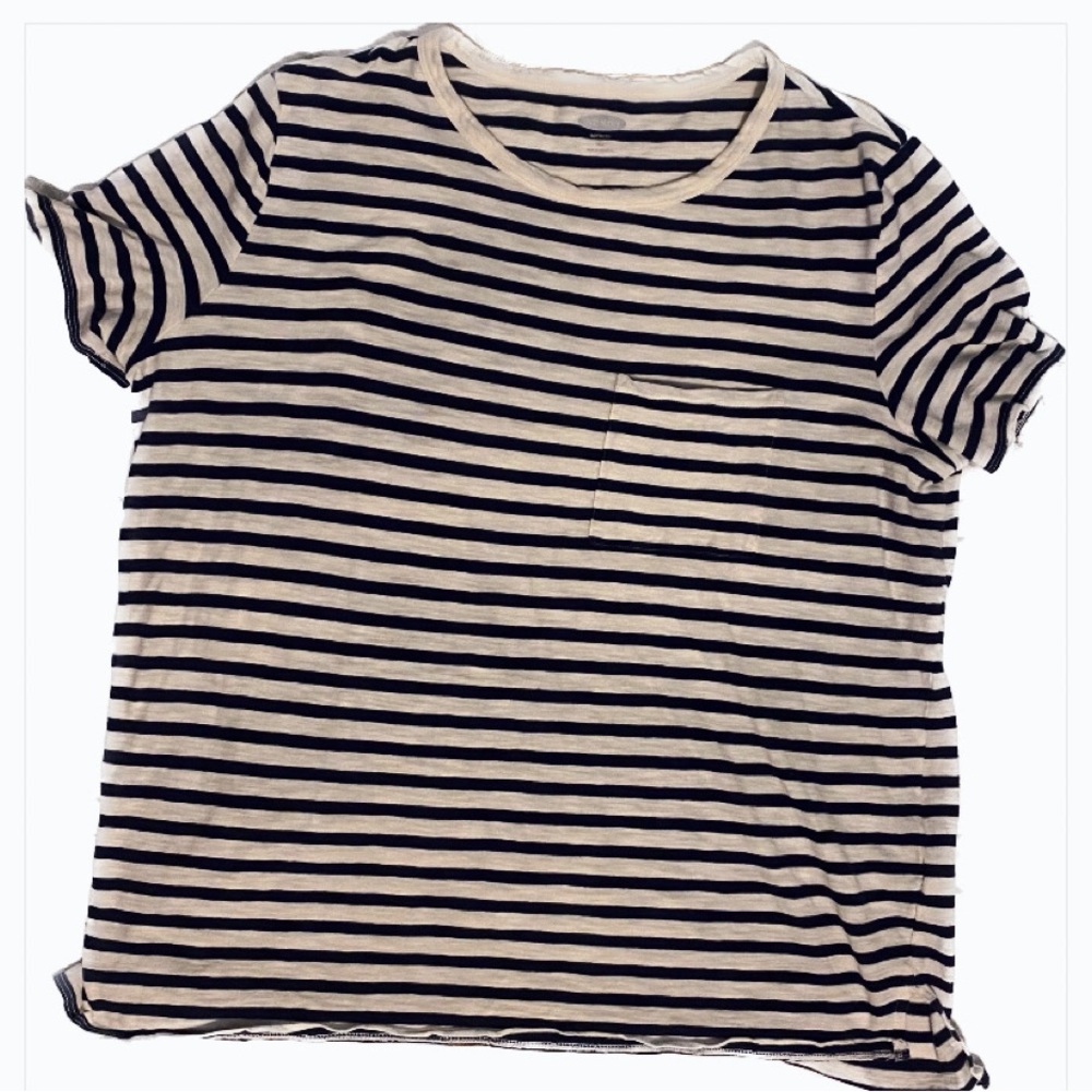 Old Navy T-Shirt Black and White